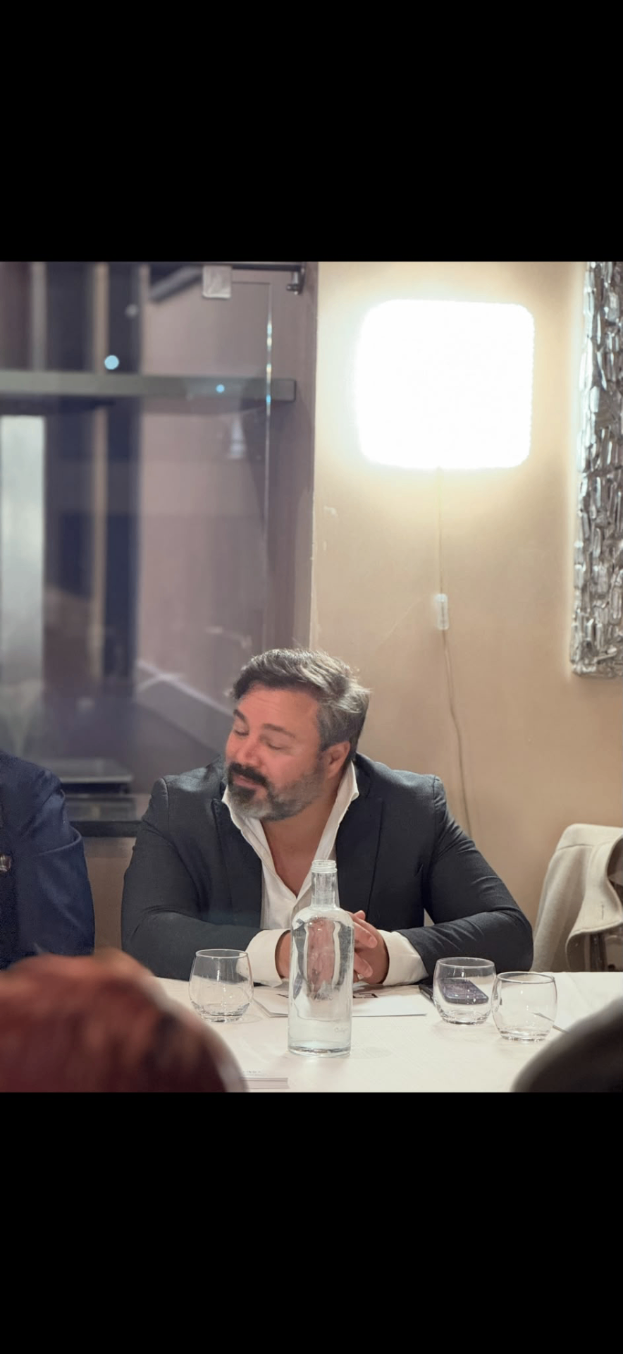 Ritratto di un socio durante la cena